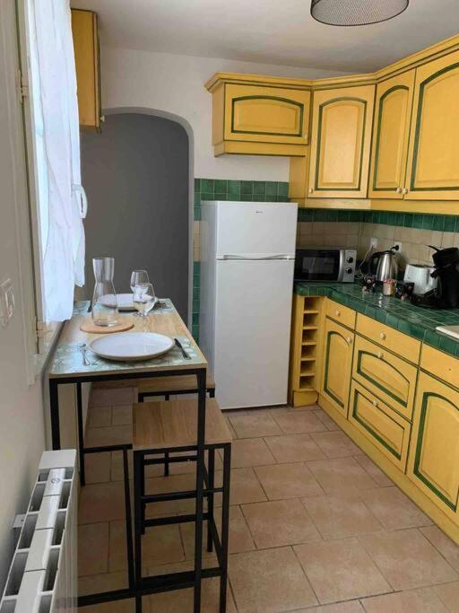 Appartement Avec Cours Жьен Экстерьер фото