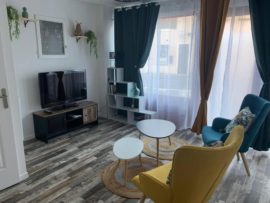 Appartement Avec Cours Жьен Экстерьер фото